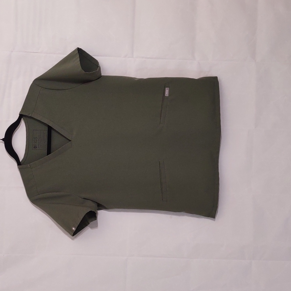 Figs Moss Casma Three-Pocket Scrub Top